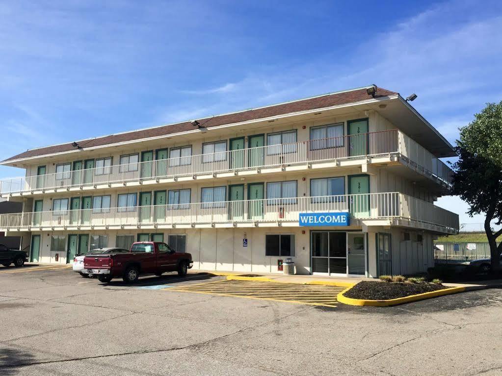 Super 8 By Wyndham Florence Esterno foto