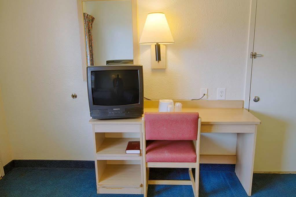 Super 8 By Wyndham Florence Esterno foto