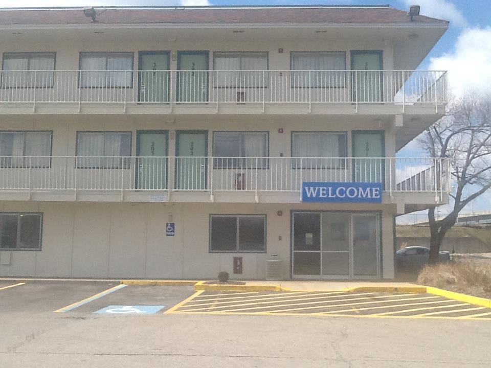 Super 8 By Wyndham Florence Esterno foto